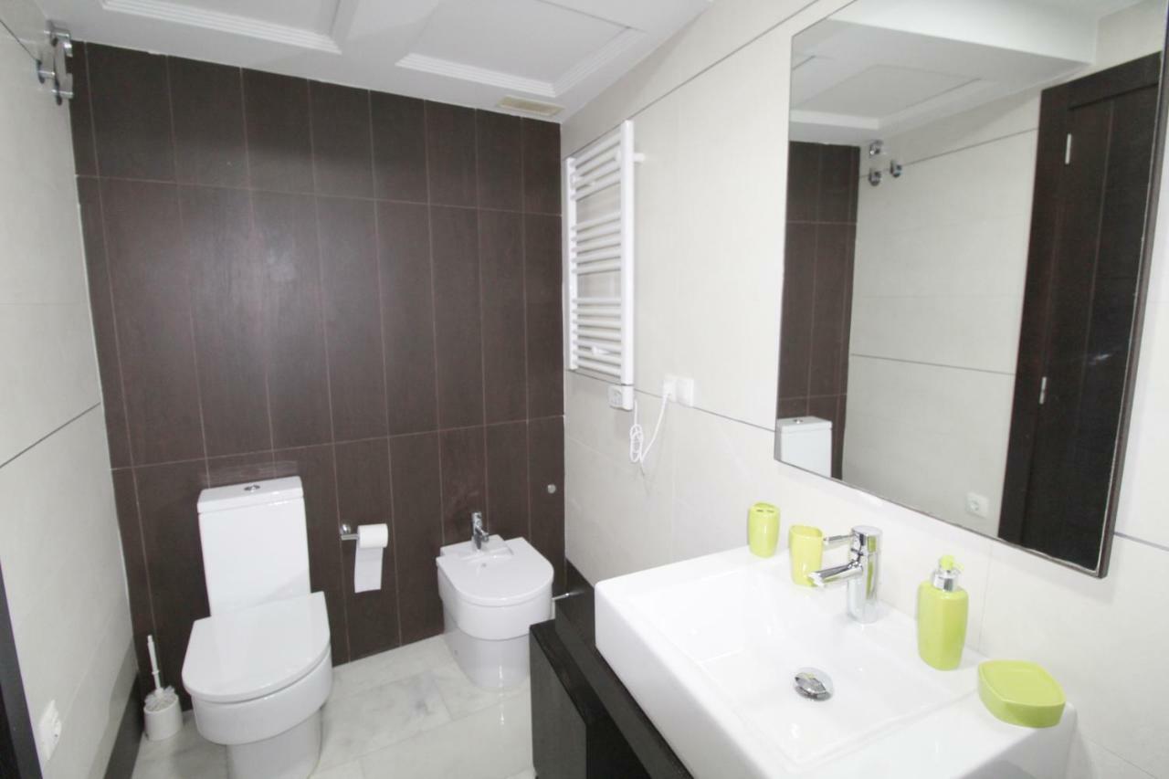 Precioso Apartamento Al Lado De Las Torres De Serrano Valencia Exteriör bild